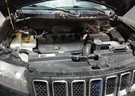 2016 Jeep Compass Sport z USA, uszkodzony, nr VIN 1C4NJDBB2GD523872